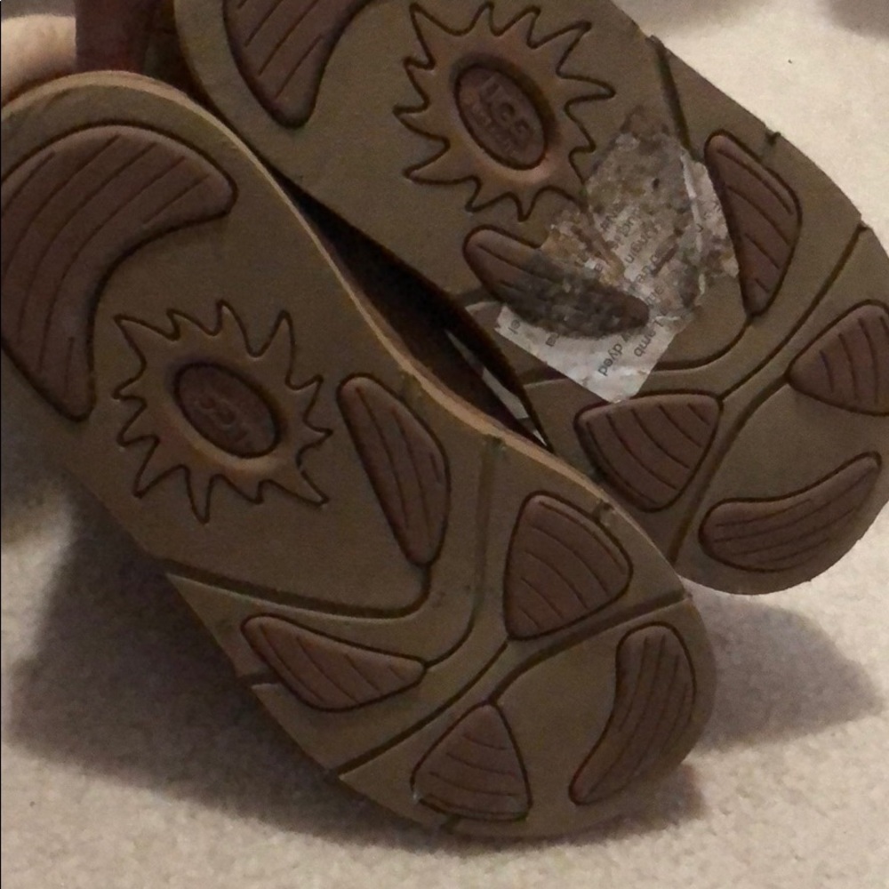 Furry UGG - Picture 4 of 9
